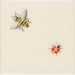 Декор Ladybird And Bee On Off White 10.5x10.5 Classic Winchester Декор Ladybird And Bee On Off White 10.5x10.5 Classic Winchester